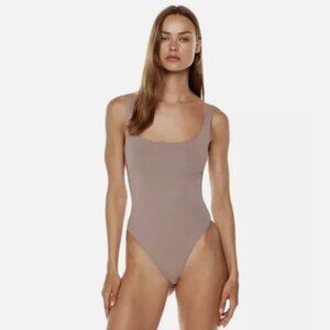 Aritzia Babaton Contour Square Neck Tank Bodysuit